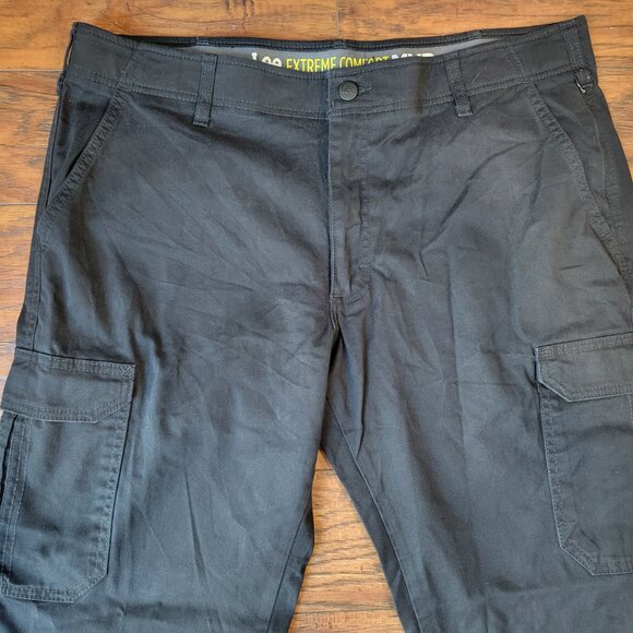 LEE Performance Extreme Comfort MVP Straight Fit Black Cargo Pants sz 38x30 EUC - Picture 2 of 8